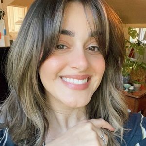 Meet your Posher, Helia